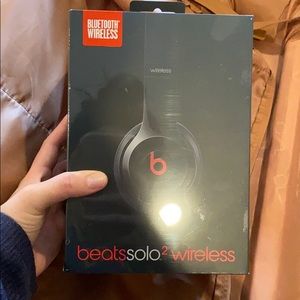 beats solo 2 wireless headphones